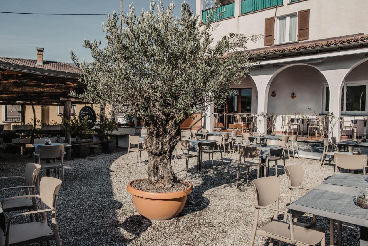 Albergo Ristorante Al Portico Gerra  Εξωτερικό φωτογραφία